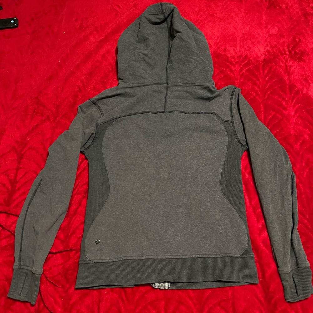 Lululemon Sz 6 fan favorite signature hoodie the perfect pre post workout layer - Picture 4 of 17